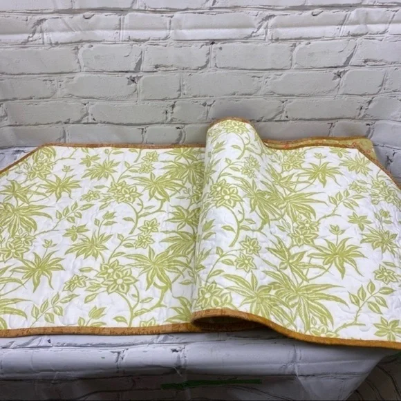 Quilted table runner‎ - Picture 7 of 9